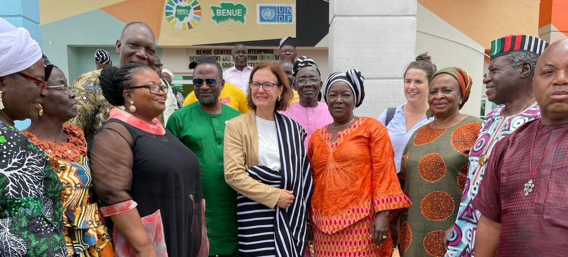 کلودیا مالر، کارشناس مستقل سازمان ملل در مورد برخورداری افراد مسن از تمام حقوق بشر، در بازدید اخیر خود از ماکوردی، ایالت بنوی، نیجریه.